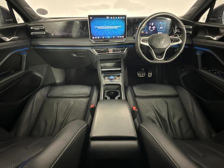 2025-Volkswagen-Tiguan-20TDI-R-Line-4Motion_6