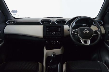 2025-Nissan-Magnite-10T-Acenta_5