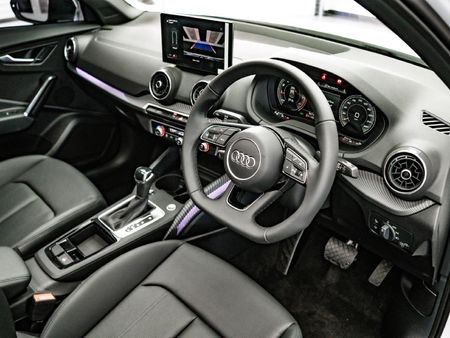 2026-Audi-Q2-35TFSI-Black-Edition_10