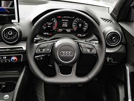 2026-Audi-Q2-35TFSI-Black-Edition_21