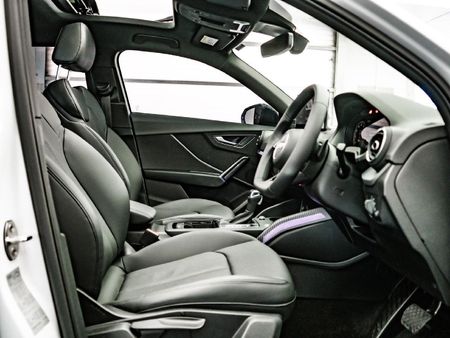 2026-Audi-Q2-35TFSI-Black-Edition_8