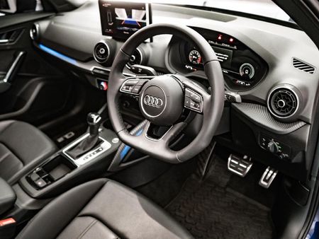 2026-Audi-Q2-35TFSI-Black-Edition_9