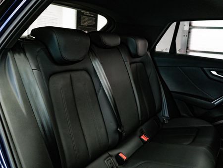 2026-Audi-Q2-35TFSI-Black-Edition_11