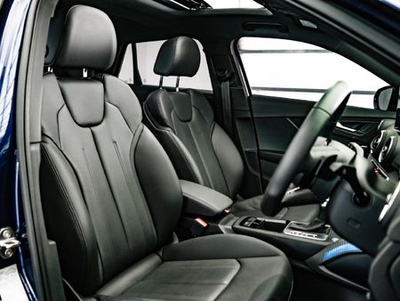 2026-Audi-Q2-35TFSI-Black-Edition_12