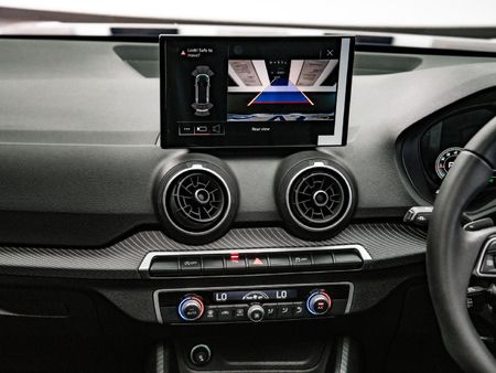 2026-Audi-Q2-35TFSI-Black-Edition_18