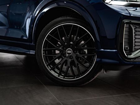 2026-Audi-Q2-35TFSI-Black-Edition_5