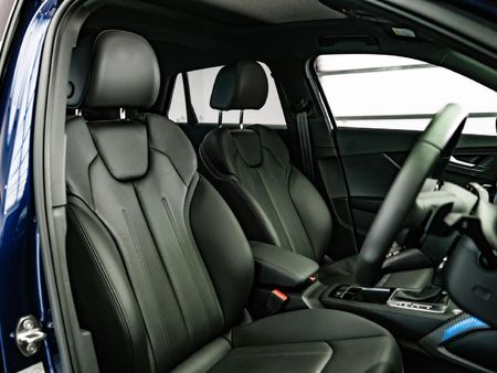 2026-Audi-Q2-35TFSI-Black-Edition_6