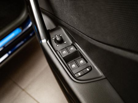2026-Audi-Q2-35TFSI-Black-Edition_8