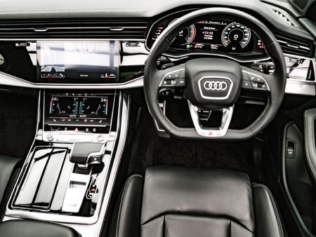 2024-Audi-Q7-45TDI-quattro-S-line-Competition_18