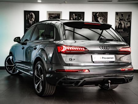 2024-Audi-Q7-45TDI-quattro-S-line-Competition_22