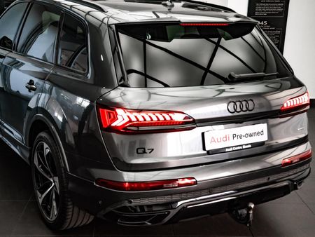 2024-Audi-Q7-45TDI-quattro-S-line-Competition_24