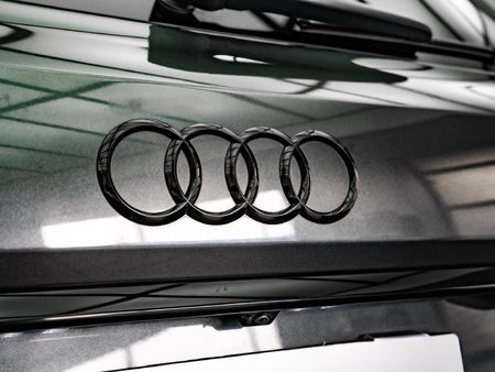 2024-Audi-Q7-45TDI-quattro-S-line-Competition_25