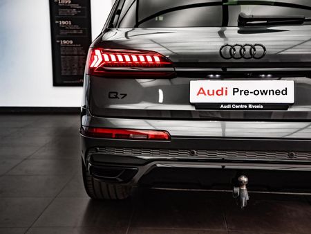 2024-Audi-Q7-45TDI-quattro-S-line-Competition_27