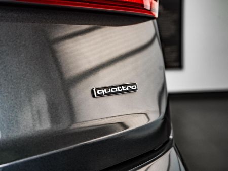 2024-Audi-Q7-45TDI-quattro-S-line-Competition_29