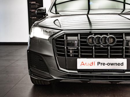 2024-Audi-Q7-45TDI-quattro-S-line-Competition_5