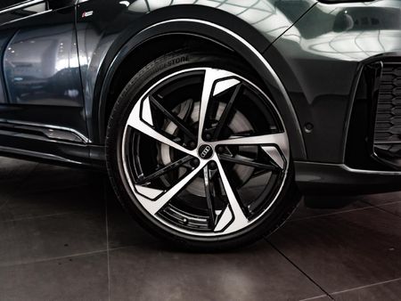 2024-Audi-Q7-45TDI-quattro-S-line-Competition_6