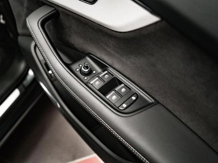 2024-Audi-Q7-45TDI-quattro-S-line-Competition_8