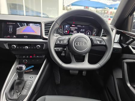 2025-Audi-A1-Sportback-30-TFSI-Black-Edition-S-Tronic_16