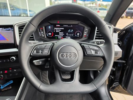 2025-Audi-A1-Sportback-30-TFSI-Black-Edition-S-Tronic_17