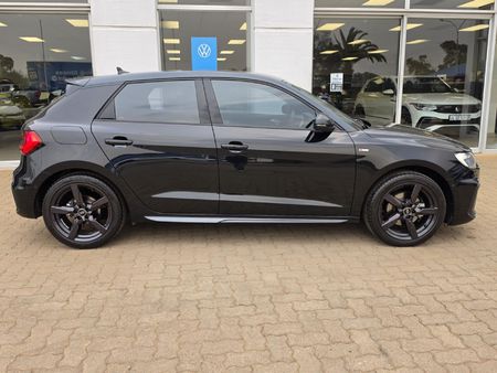 2025-Audi-A1-Sportback-30-TFSI-Black-Edition-S-Tronic_1