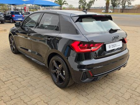 2025-Audi-A1-Sportback-30-TFSI-Black-Edition-S-Tronic_4