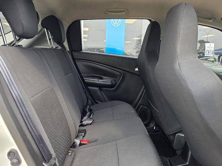 2024-Toyota-Vitz-10-XR_11