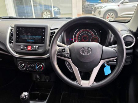 2024-Toyota-Vitz-10-XR_12