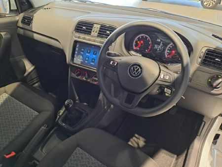 2026-Volkswagen-Polo-Vivo-14-Life_8
