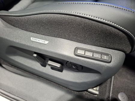 2026-Volkswagen-Tiguan-20-TSI-R-Line-4Motion-Auto_13