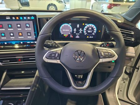2026-Volkswagen-Tiguan-20-TSI-R-Line-4Motion-Auto_16
