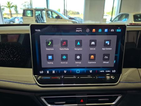 2026-Volkswagen-Tiguan-20-TSI-R-Line-4Motion-Auto_17