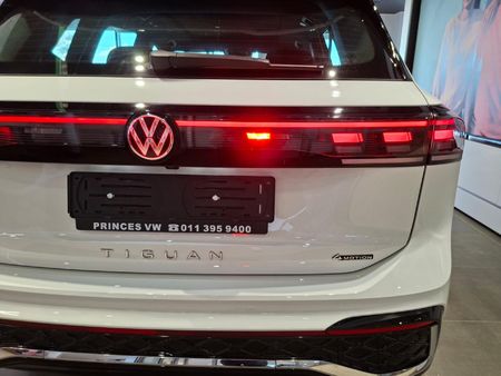 2026-Volkswagen-Tiguan-20-TSI-R-Line-4Motion-Auto_4