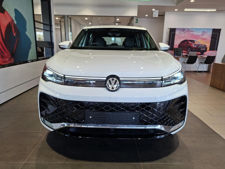 2026-Volkswagen-Tiguan-20-TSI-R-Line-4Motion-Auto_6