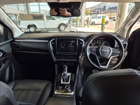 2022-Isuzu-Mu-x-30D-Onyx-4x4-Auto_13