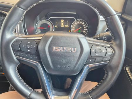 2022-Isuzu-Mu-x-30D-Onyx-4x4-Auto_14