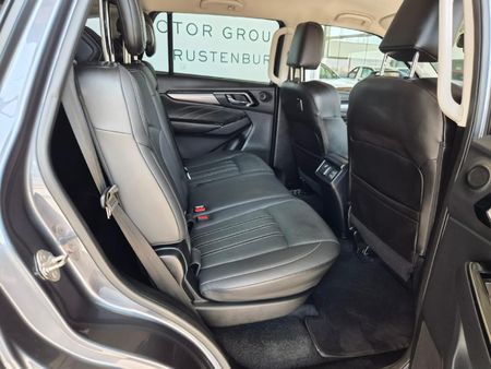 2022-Isuzu-Mu-x-30D-Onyx-4x4-Auto_18