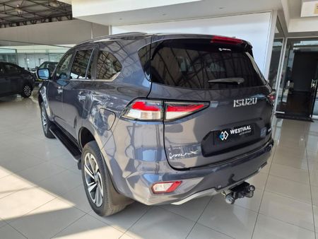 2022-Isuzu-Mu-x-30D-Onyx-4x4-Auto_3