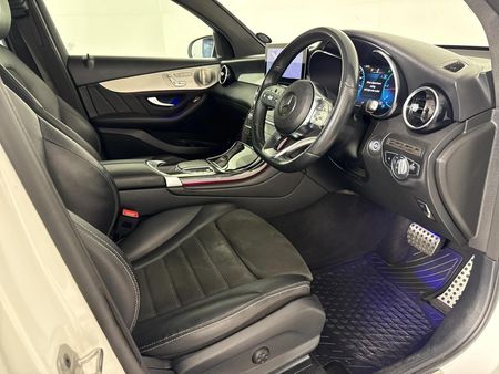 2022-Mercedes-Benz-GLC-Coupe-300d-4Matic_10