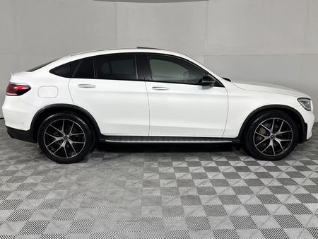2022-Mercedes-Benz-GLC-Coupe-300d-4Matic_3