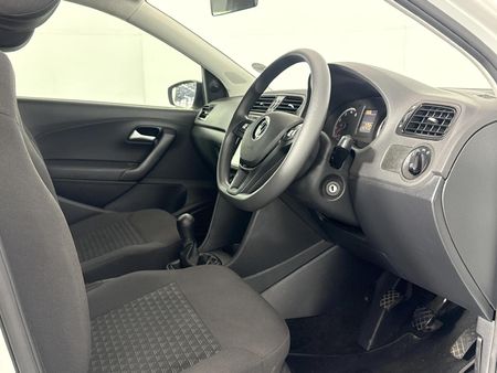 2024-Volkswagen-Polo-Vivo-14_10