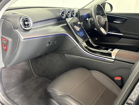 2023-Mercedes-Benz-C-Class-C-220d-Auto_9