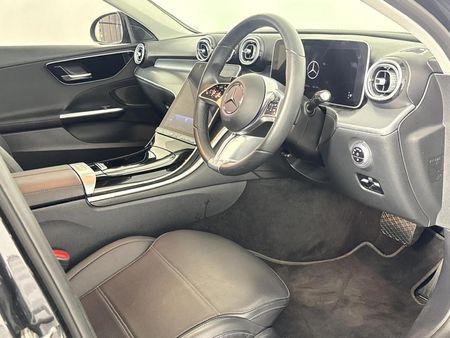2023-Mercedes-Benz-C-Class-C-220d-Auto_10