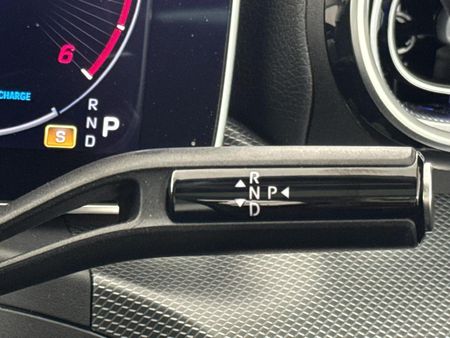 2023-Mercedes-Benz-C-Class-C-220d-Auto_11