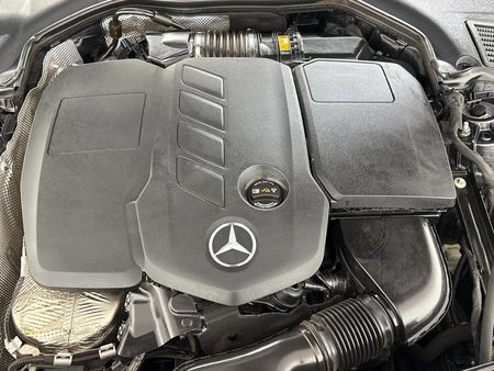 2023-Mercedes-Benz-C-Class-C-220d-Auto_15