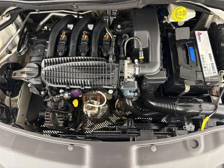 2017-Peugeot-208-10-PureTech-PopArt-5-dr_13