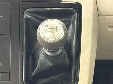 2024-Toyota-Quantum-28-GL-14-Seat_11