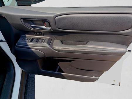 2025-Toyota-Land-Cruiser-Prado-VX-R-28GD-Auto_12