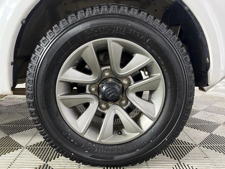 2017-Suzuki-Jimny-13_15