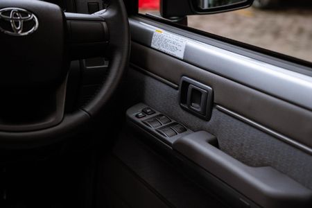 2026-Toyota-Land-Cruiser-79-28-GD-6-Auto-Double-Cab_25