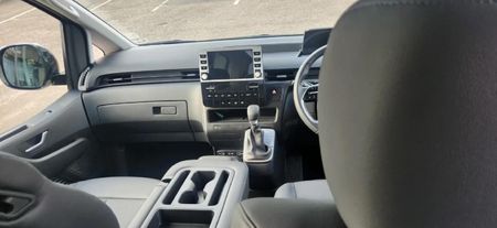 2025-Hyundai-Staria-22d-Executive-Auto_10
